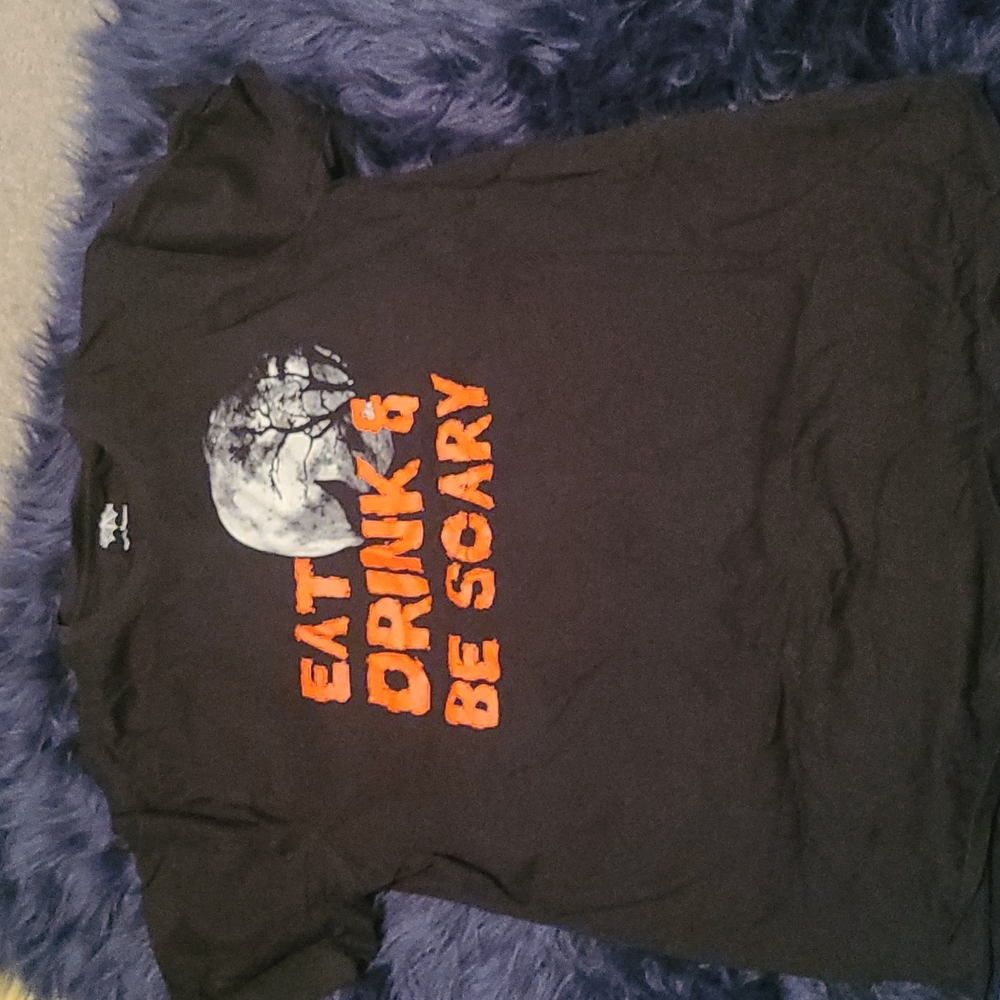 Halloween mens black t shirt. Size large.